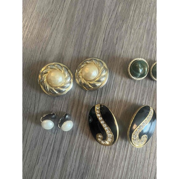 5 pairs of Vintage Clip on Earrings Carolee Sarah Coventry And Lisner Assorted - Picture 2 of 4